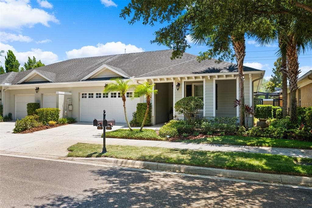 6804 MUNCASTER COURT TAMPA, FL 33625