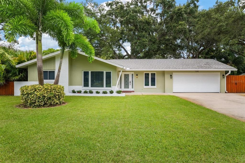 1243 BROOKSIDE DRIVE CLEARWATER, FL 33764