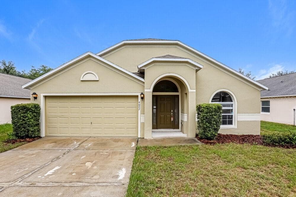 4067 WALTHAM FOREST DRIVE TAVARES, FL 32778
