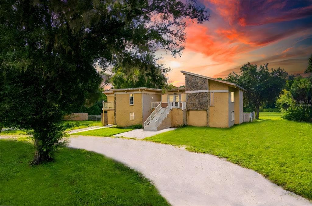 1708 SURREY TRAIL WIMAUMA, FL 33598