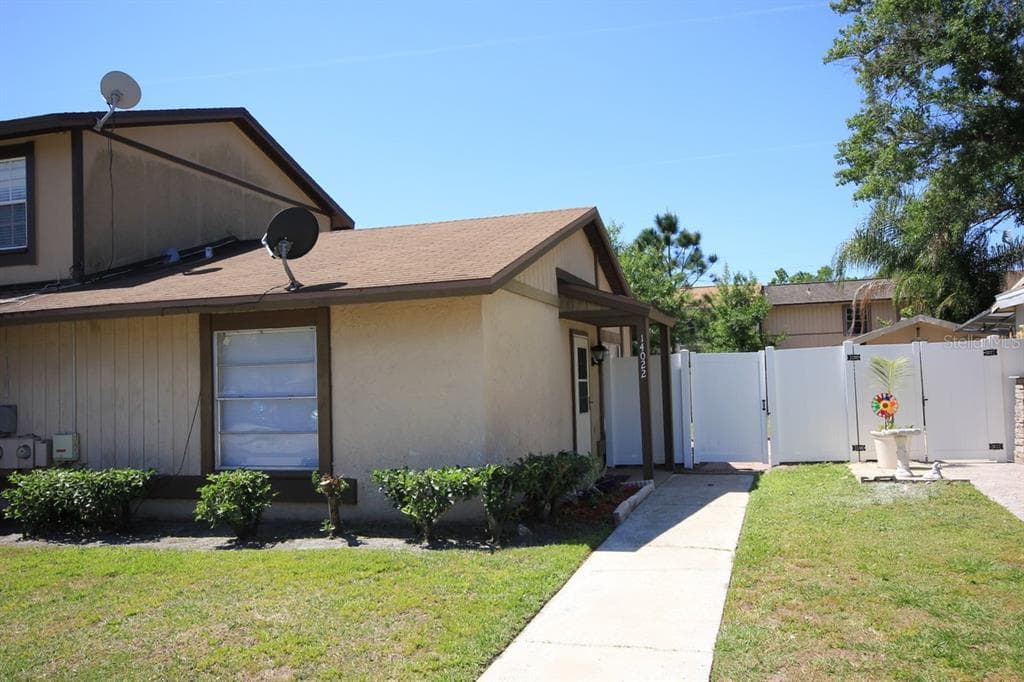 14022 VILLAGE VIEW DRIVE TAMPA, FL 33624
