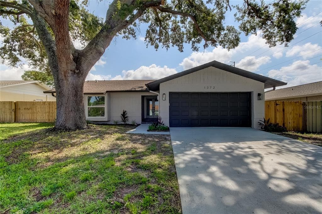 1372 SLEEPY HOLLOW COURT DUNEDIN, FL 34698
