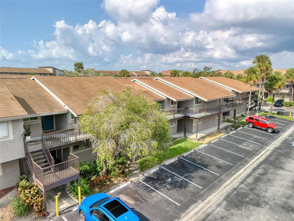 6334 NEWTOWN CIRCLE UNIT 34B4 TAMPA, FL 33615
