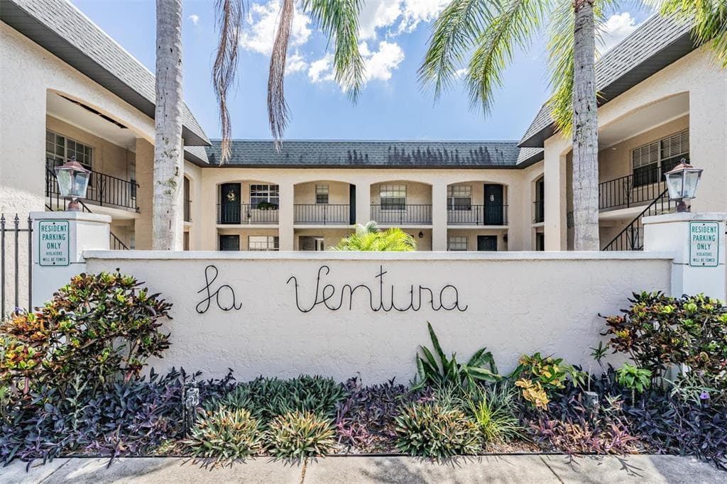 3718 W MCKAY AVENUE UNIT 104 TAMPA, FL 33609