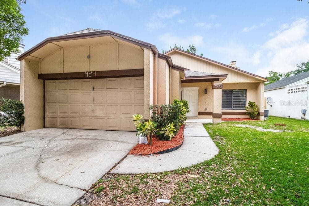 7929 AUTUMN WOOD DRIVE ORLANDO, FL 32825