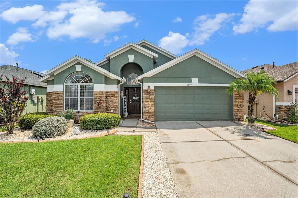 1902 LEYBOURNE LOOP WESLEY CHAPEL, FL 33543
