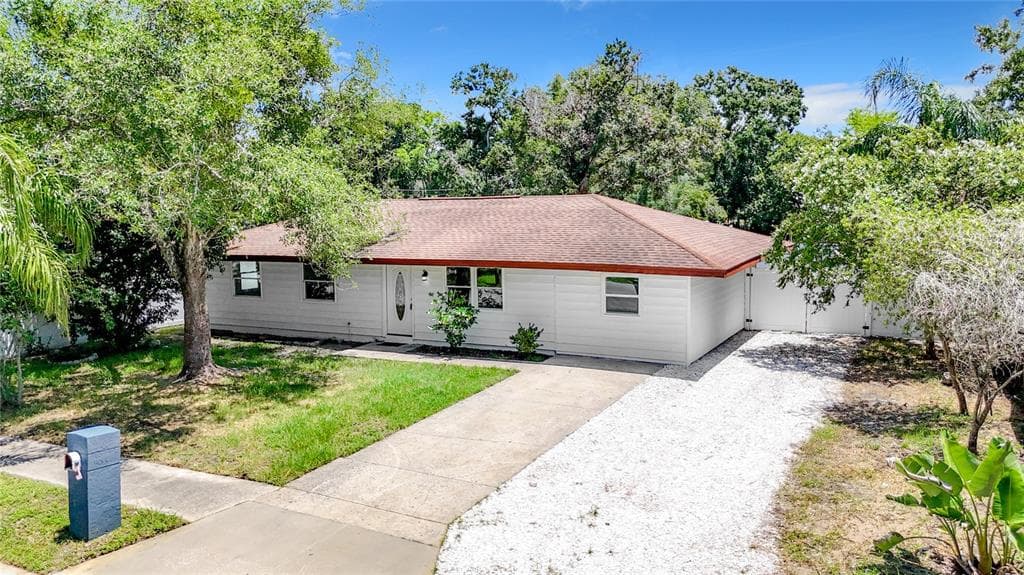 405 13TH STREET NE RUSKIN, FL 33570