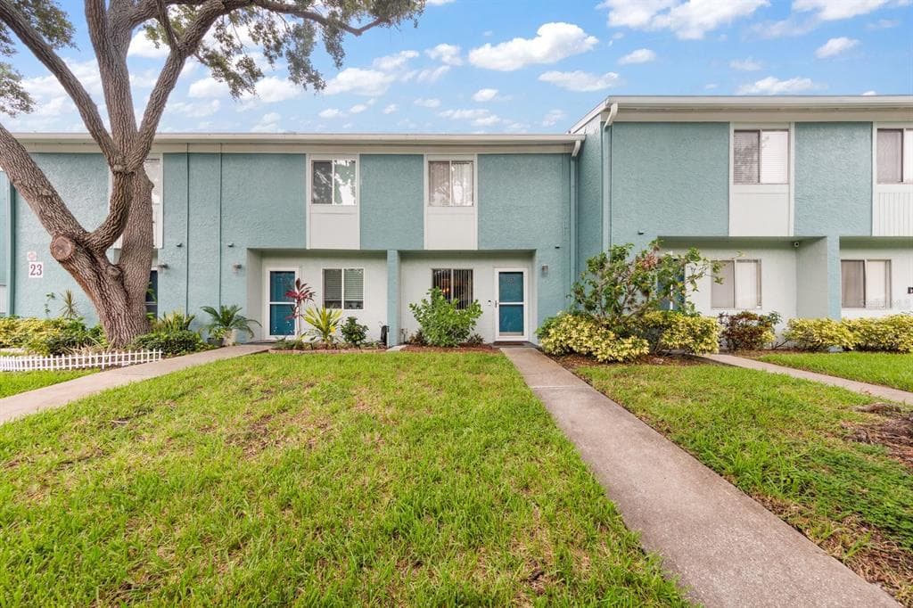 187 114TH AVENUE NE UNIT 187 ST PETERSBURG, FL 33716