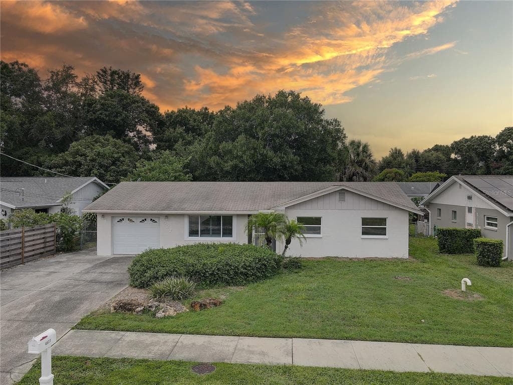 4527 BEACON DRIVE SARASOTA, FL 34232