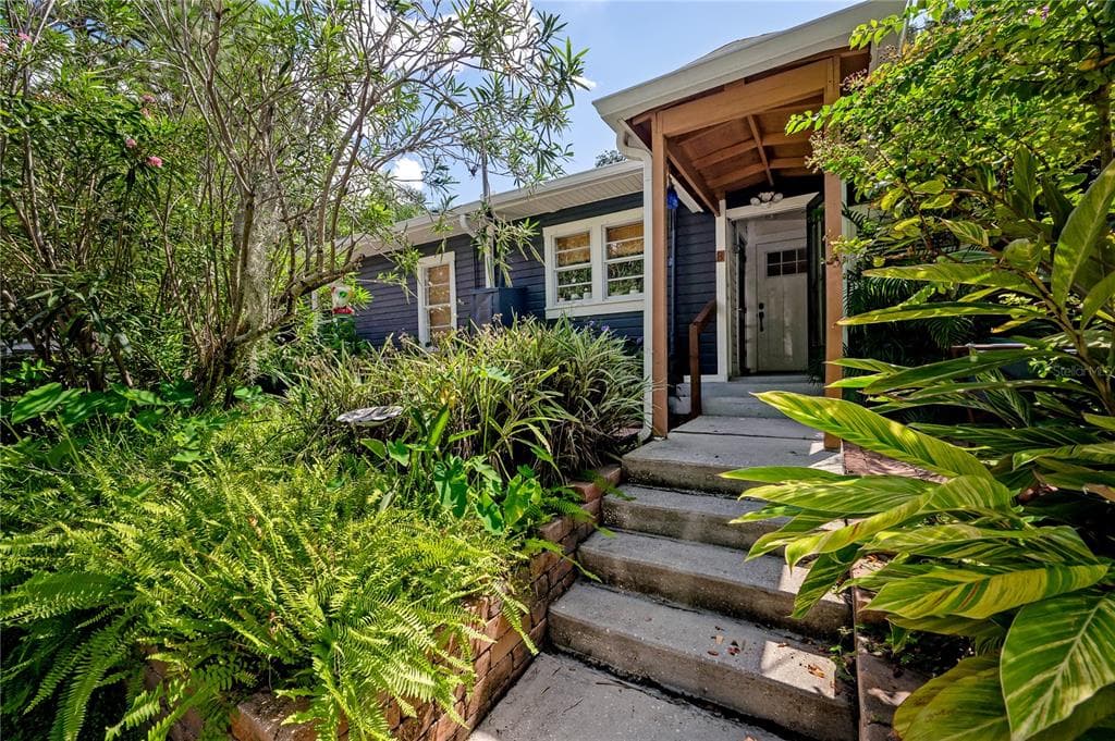 236 W NORTH STREET UNIT B TAMPA, FL 33604