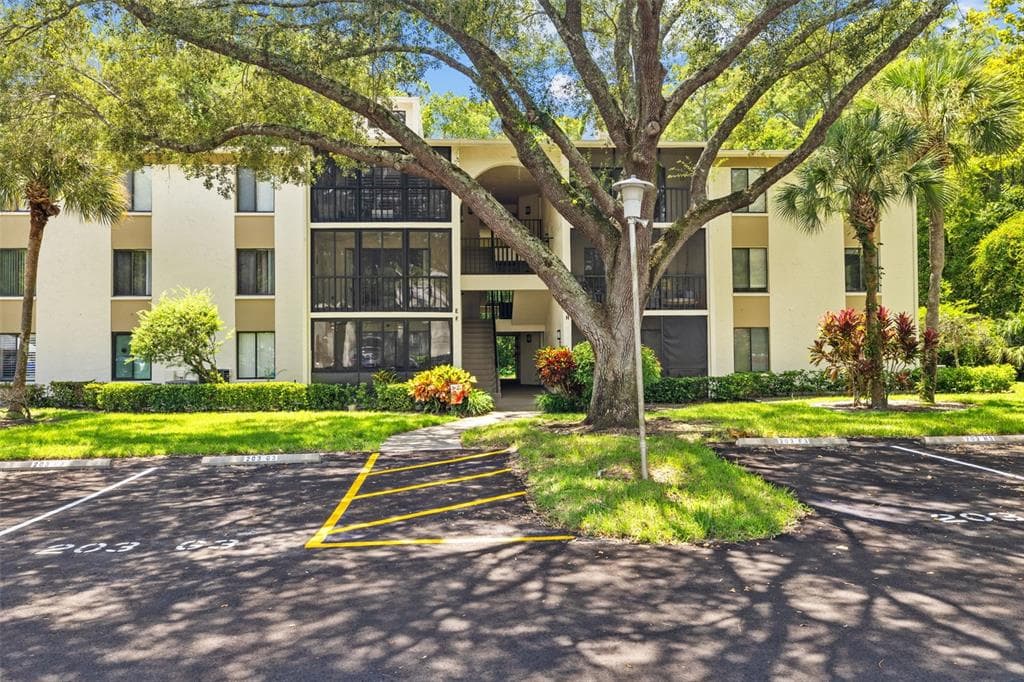 1398 SHADY PINE WAY UNIT F1 TARPON SPRINGS, FL 34688