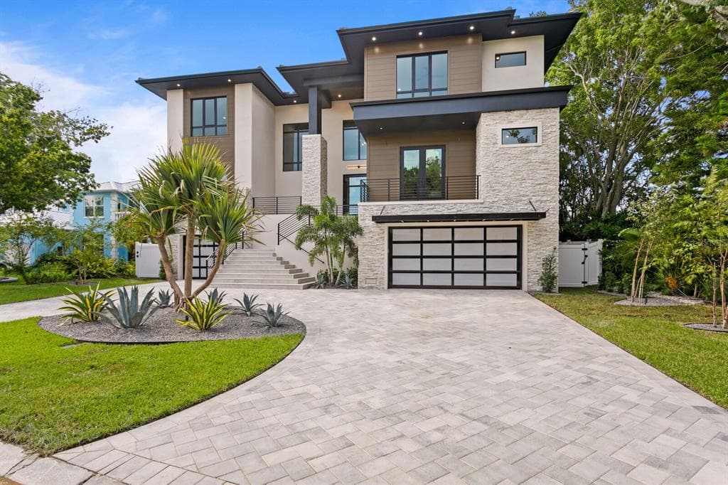 48 SANDPIPER ROAD TAMPA, FL 33609