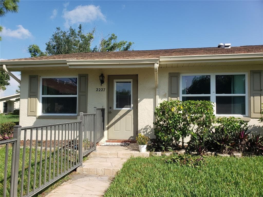 2227 GRENADIER DRIVE SUN CITY CENTER, FL 33573