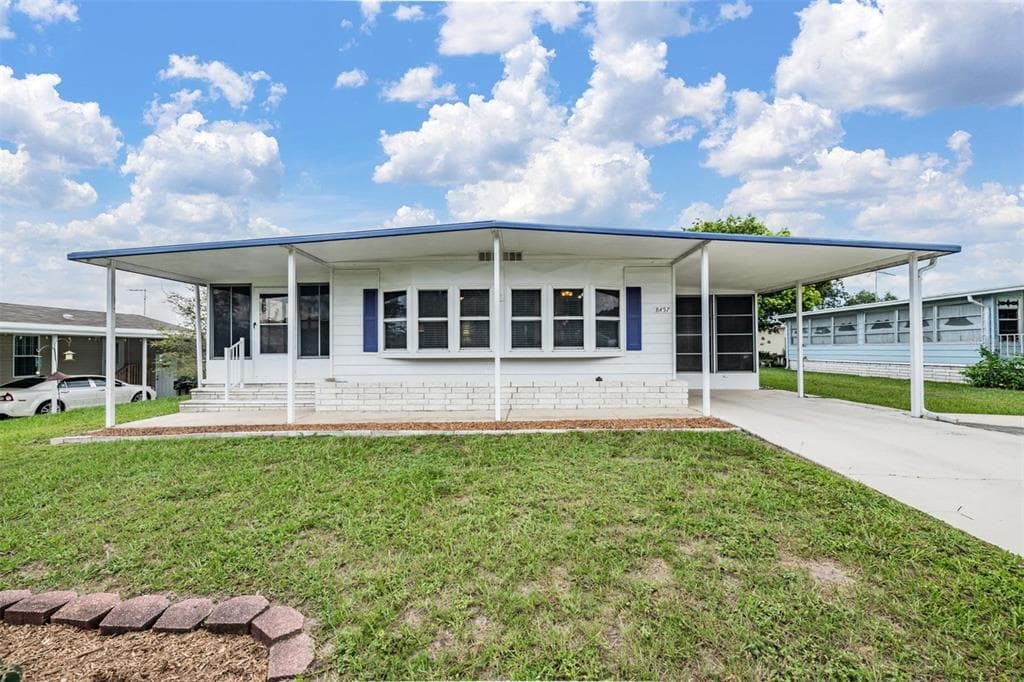 8457 MOONLIGHT AVENUE BROOKSVILLE, FL 34613