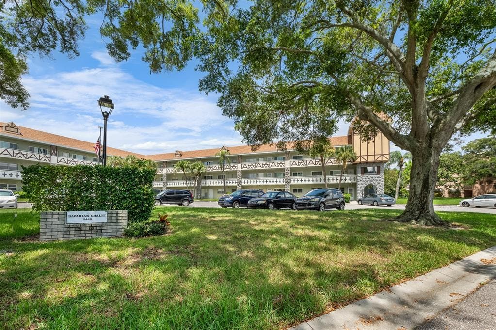 2448 COLUMBIA DR UNIT 22 CLEARWATER, FL 33763