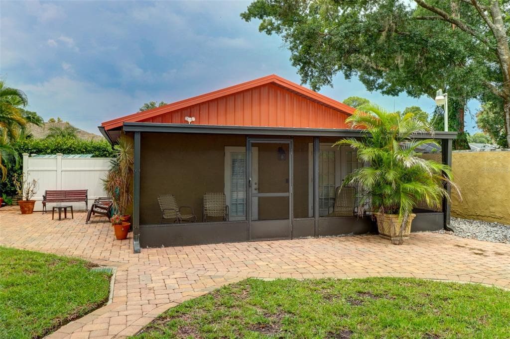 7911 FLOWERFIELD DRIVE TAMPA, FL 33615