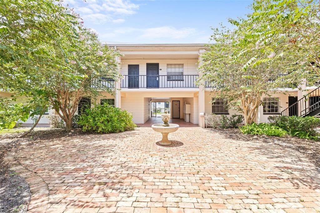 120 S CHURCH AVENUE UNIT 106 TAMPA, FL 33609