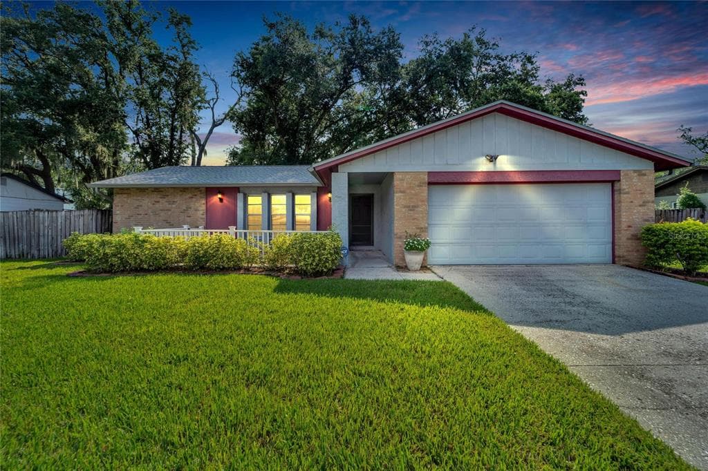 3930 OAK HAMMOCK DRIVE BRANDON, FL 33511