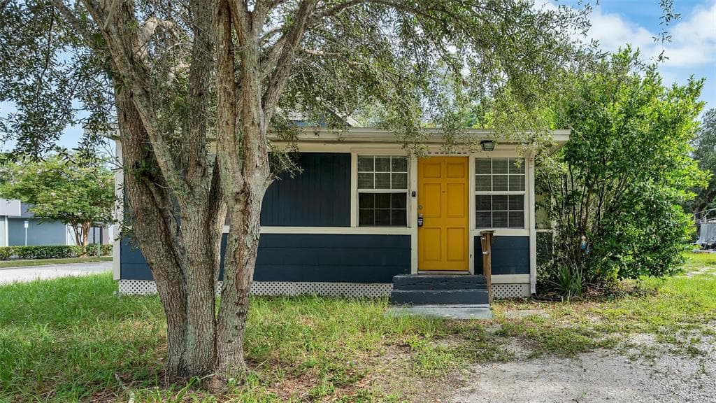 919 TUSKAWILLA STREET CLEARWATER, FL 33756