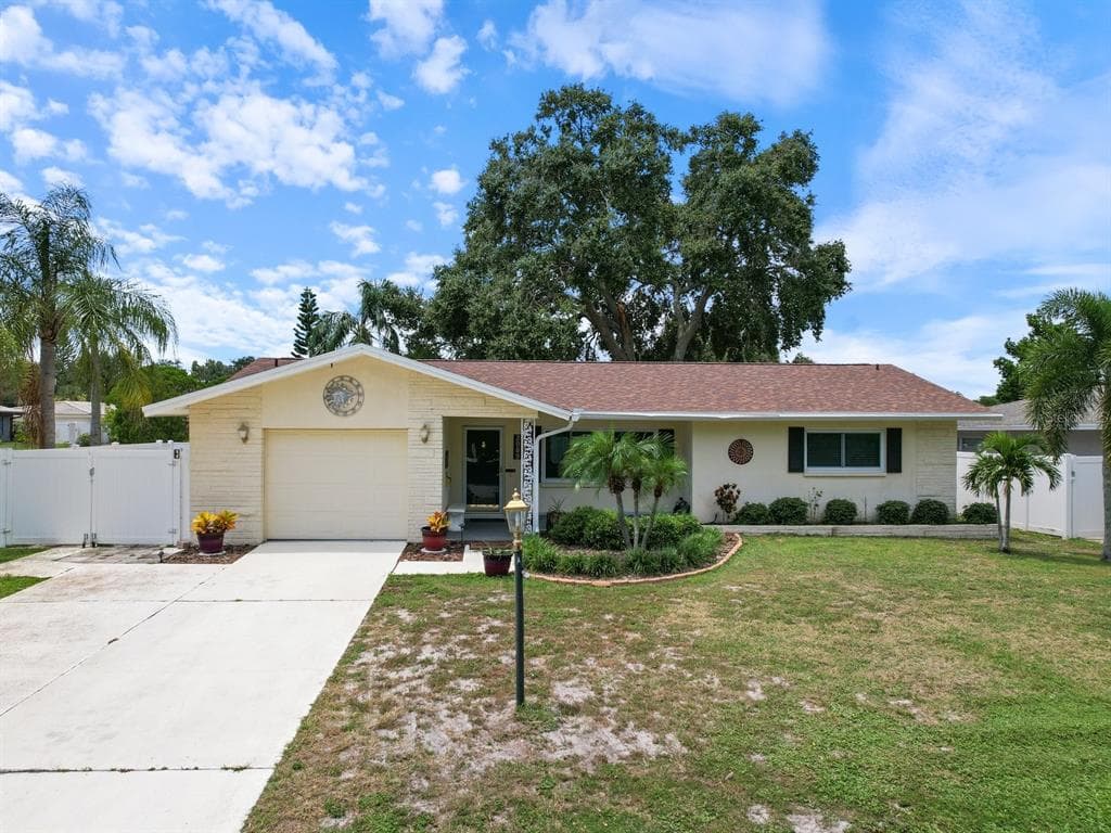 2089 FOREST DRIVE CLEARWATER, FL 33763