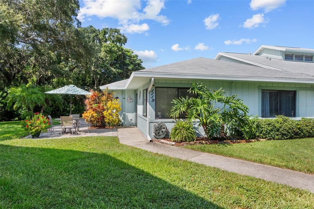 1119 SOMERSET CIRCLE S DUNEDIN, FL 34698