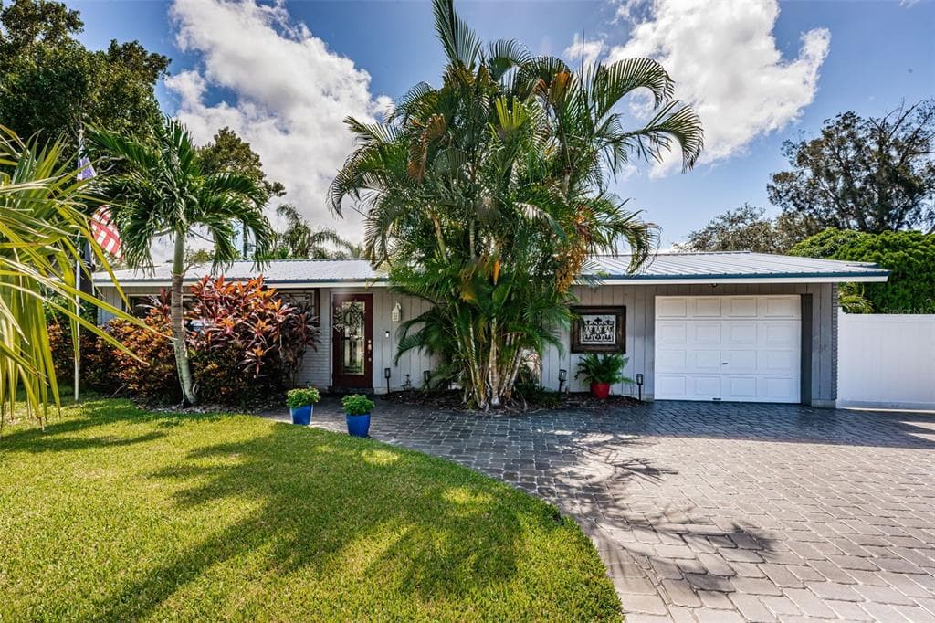 13406 RIDGELAND DRIVE SEMINOLE, FL 33776