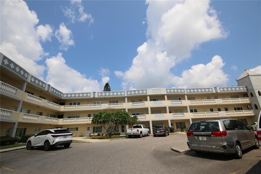 2222 AMERICUS BOULEVARD N UNIT 50 CLEARWATER, FL 33763