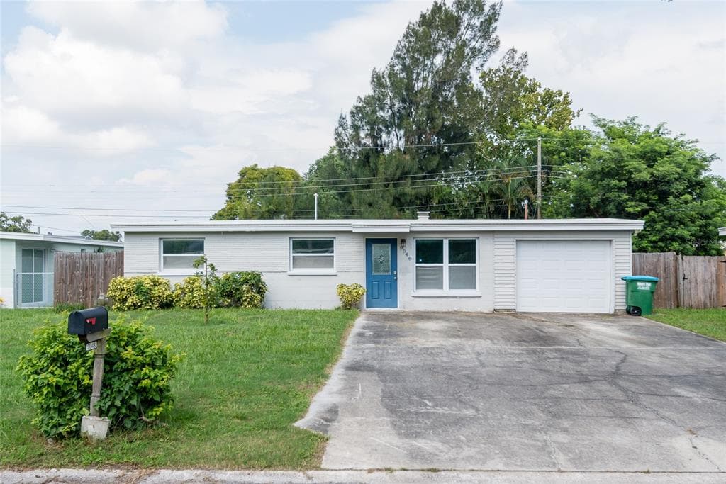 9048 ORCHID DRIVE SEMINOLE, FL 33777