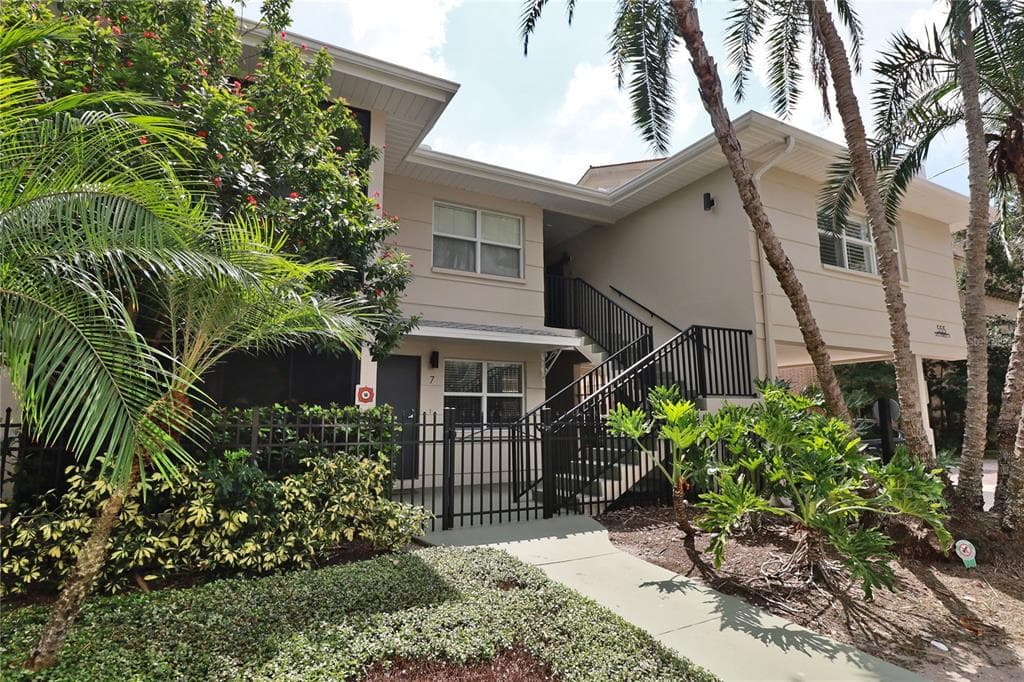 555 3RD STREET N UNIT 7 ST PETERSBURG, FL 33701