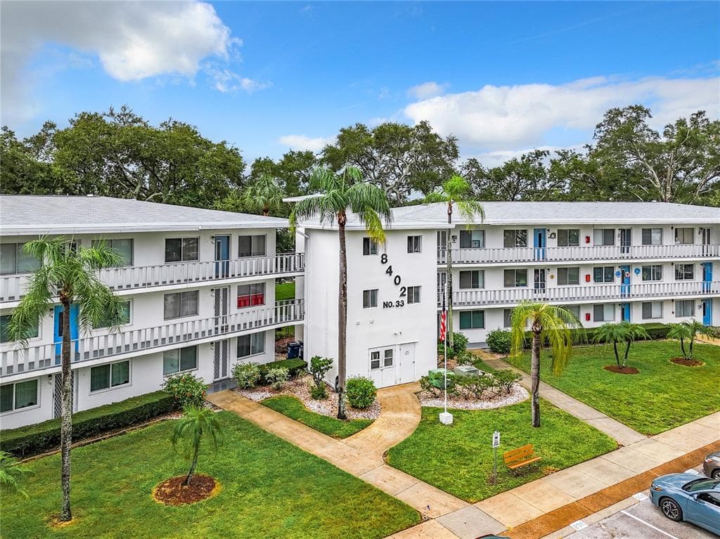 8402 111TH STREET UNIT 206 SEMINOLE, FL 33772