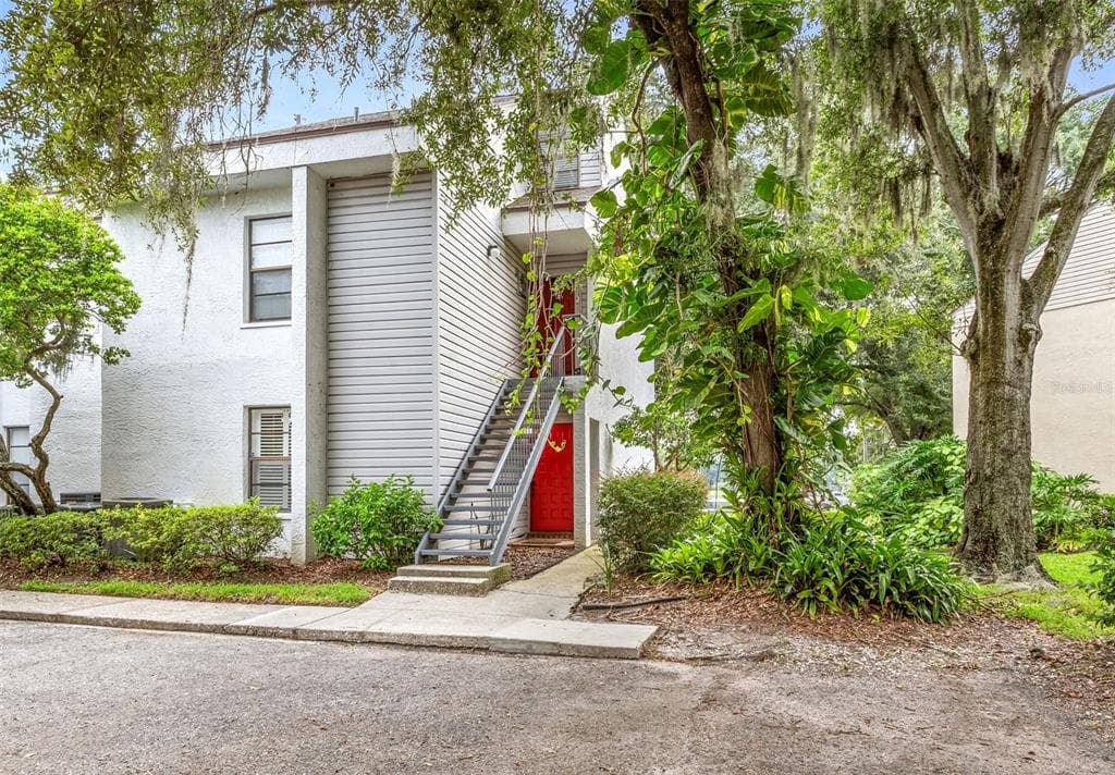 5034 PURITAN CIRCLE UNIT 1004 TAMPA, FL 33617