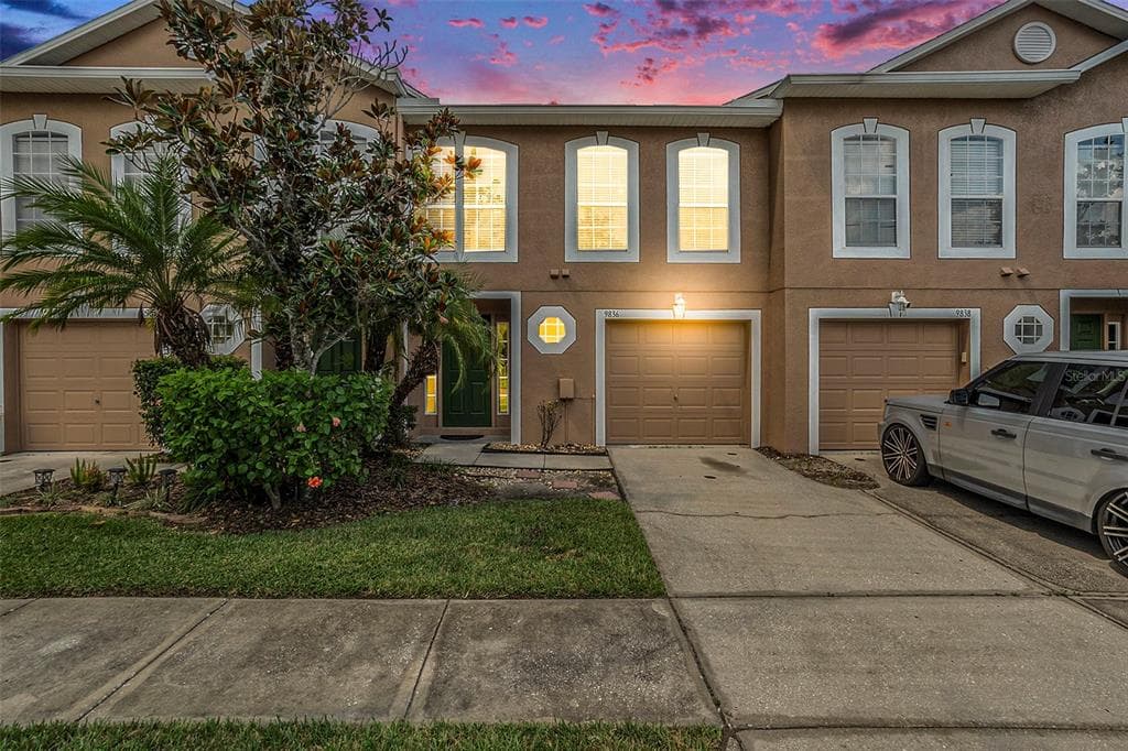 9836 ASHBURN LAKE DRIVE TAMPA, FL 33610