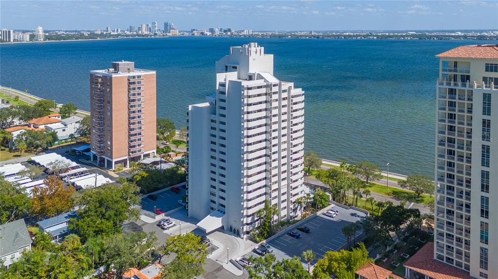 4141 BAYSHORE BOULEVARD UNIT 802 TAMPA, FL 33611