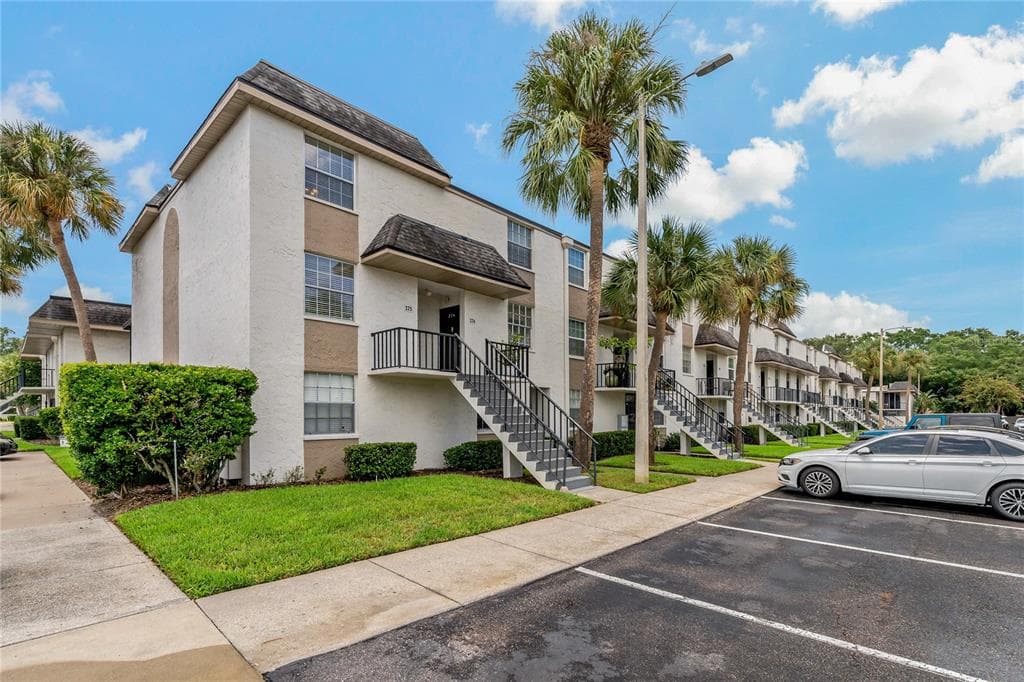 108 CLOCKTOWER DRIVE UNIT 275 BRANDON, FL 33510