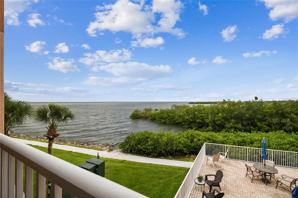 5000 CULBREATH KEY WAY UNIT 9-214 TAMPA, FL 33611
