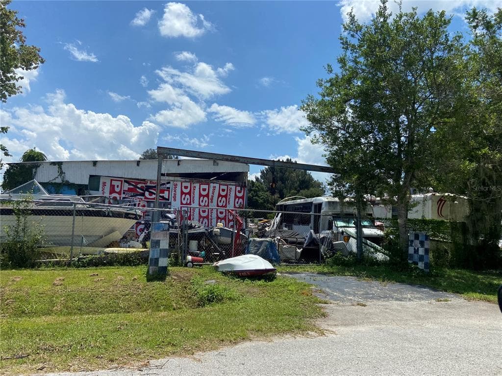 8963 131ST AVENUE LARGO, FL 33773
