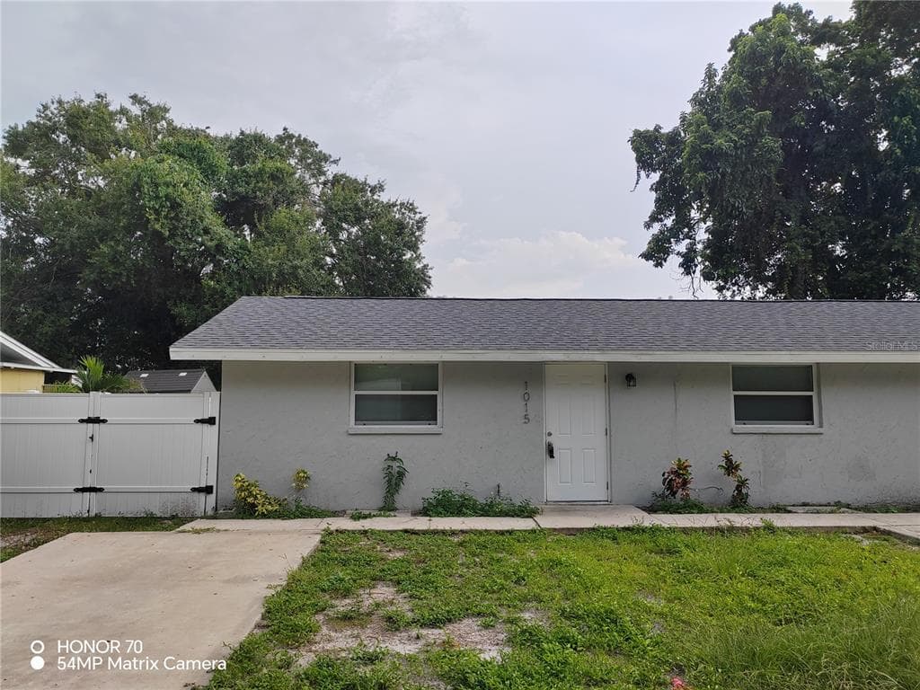 1015 33RD AVENUE W BRADENTON, FL 34205