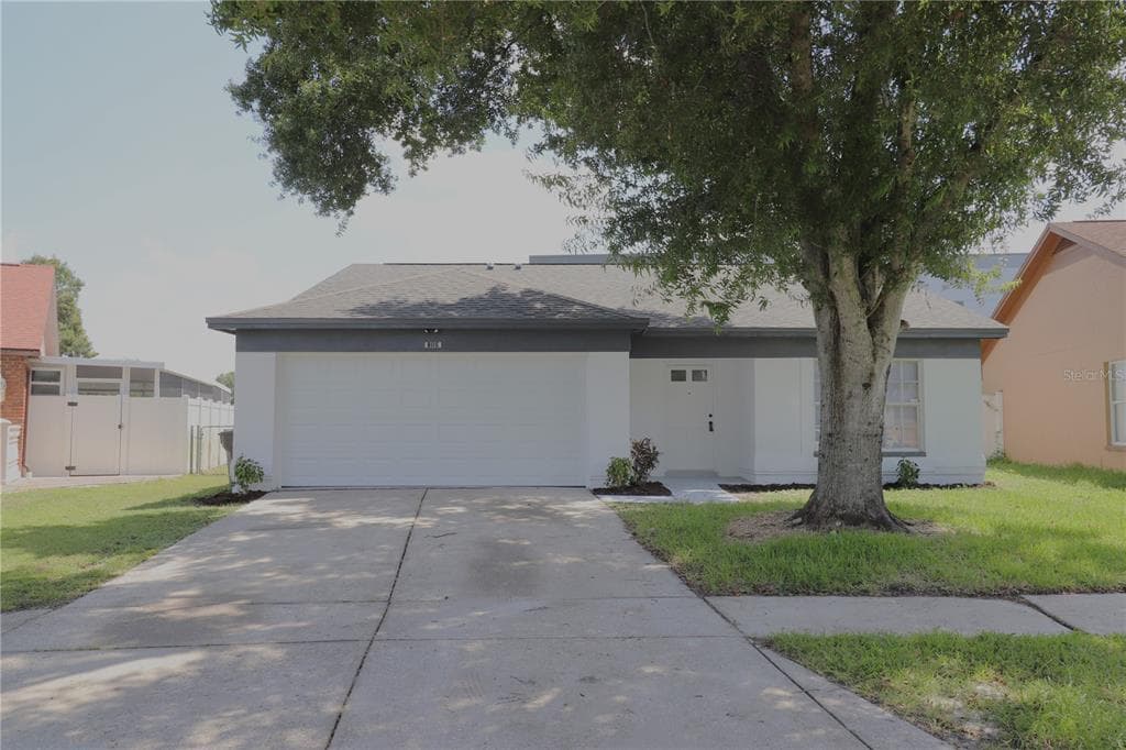8116 TOM SAWYER DRIVE TAMPA, FL 33637