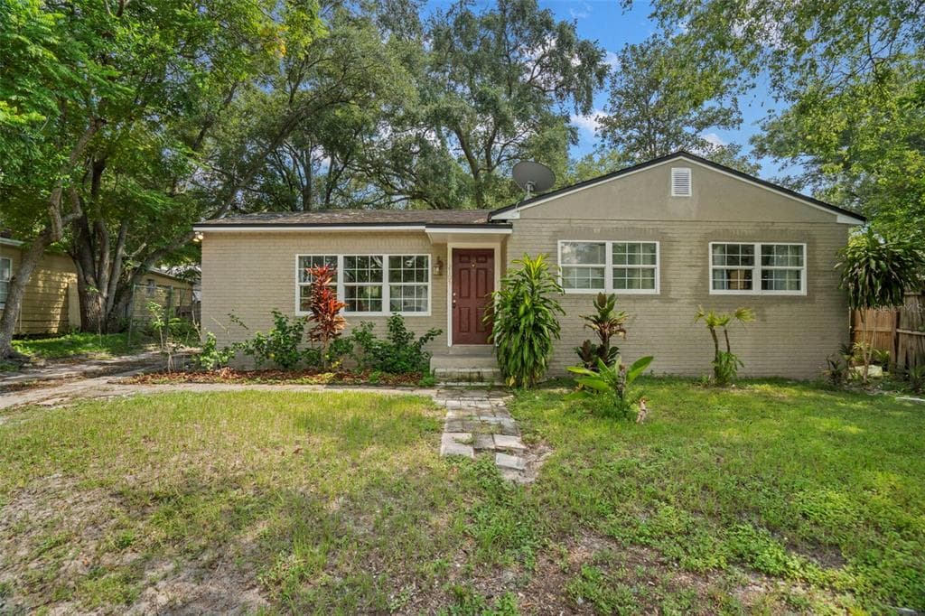 2105 E CRAWFORD STREET TAMPA, FL 33610