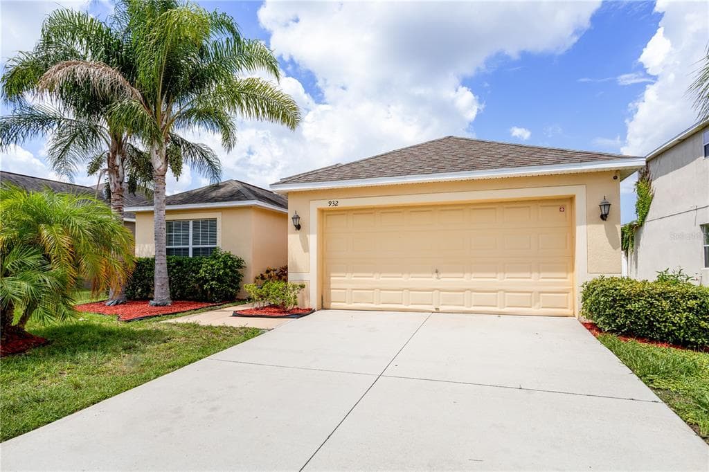 932 MEADOW GLADE DRIVE RUSKIN, FL 33570