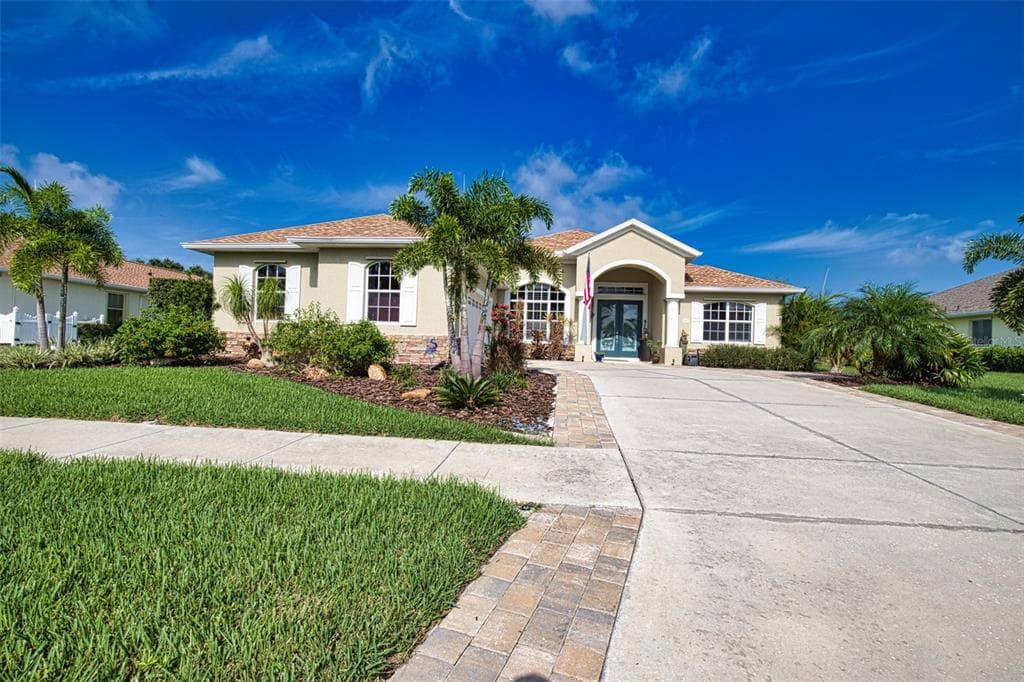 887 CLEAR LAKE DRIVE ENGLEWOOD, FL 34223