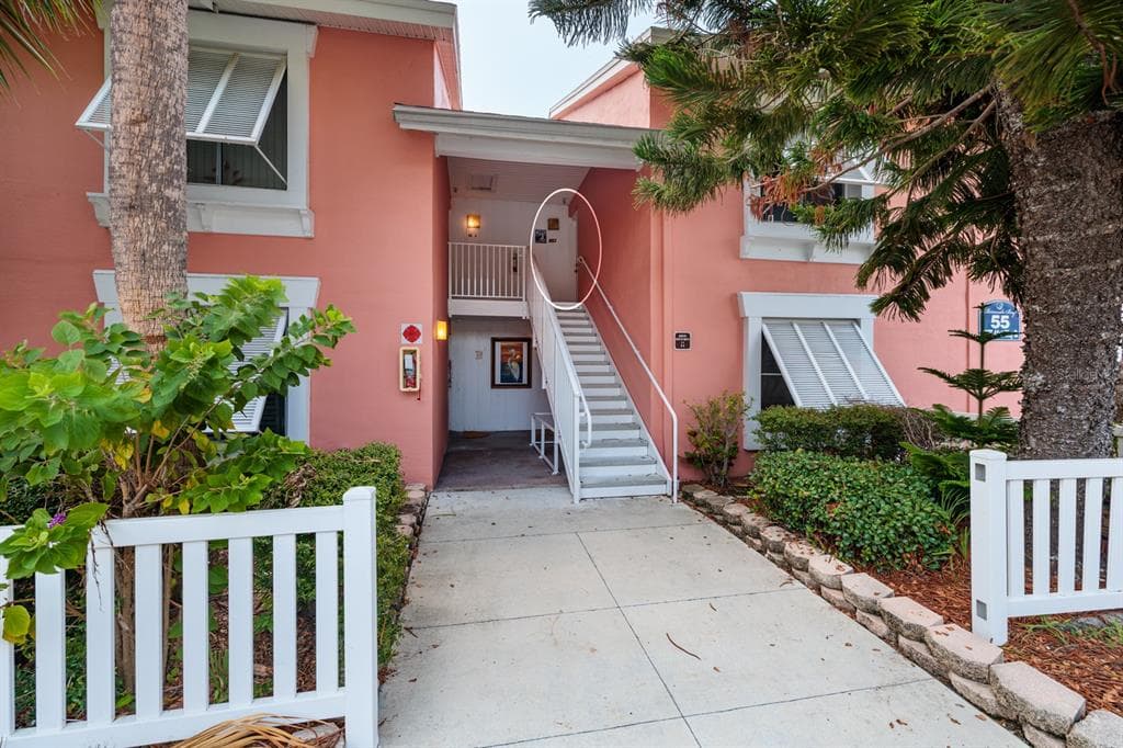 3675 41ST WAY S UNIT J ST PETERSBURG, FL 33711