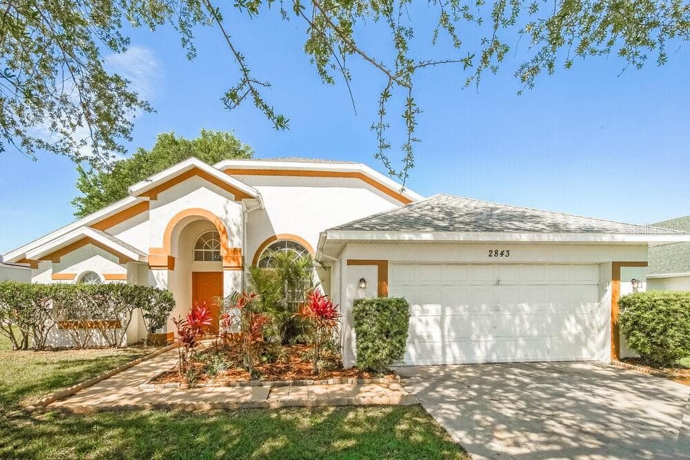 2843 BERKSHIRE CIRCLE KISSIMMEE, FL 34743