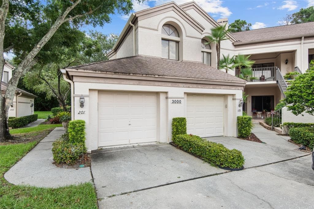 3000 RED OAK COURT UNIT 201 PALM HARBOR, FL 34684