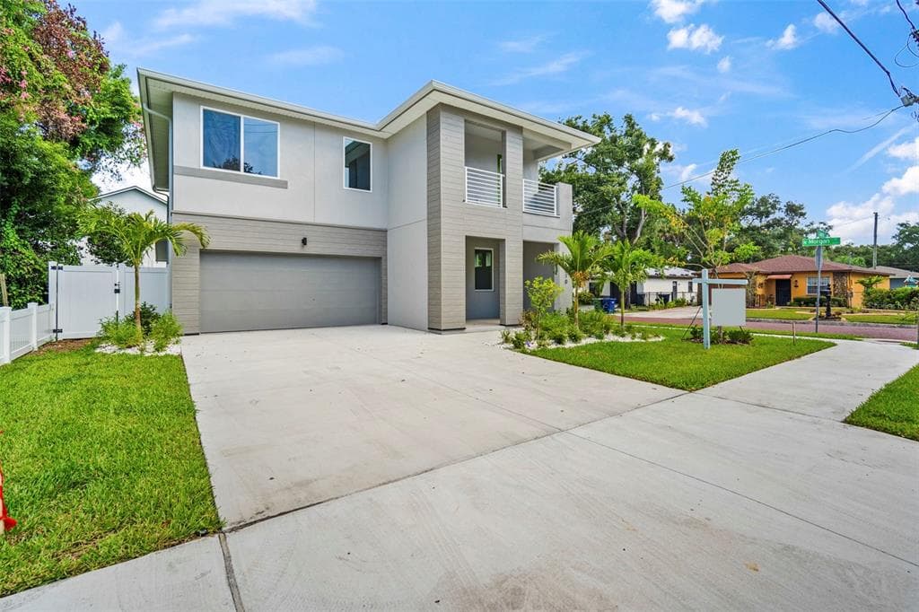 210 E JANETTE AVENUE TAMPA, FL 33603
