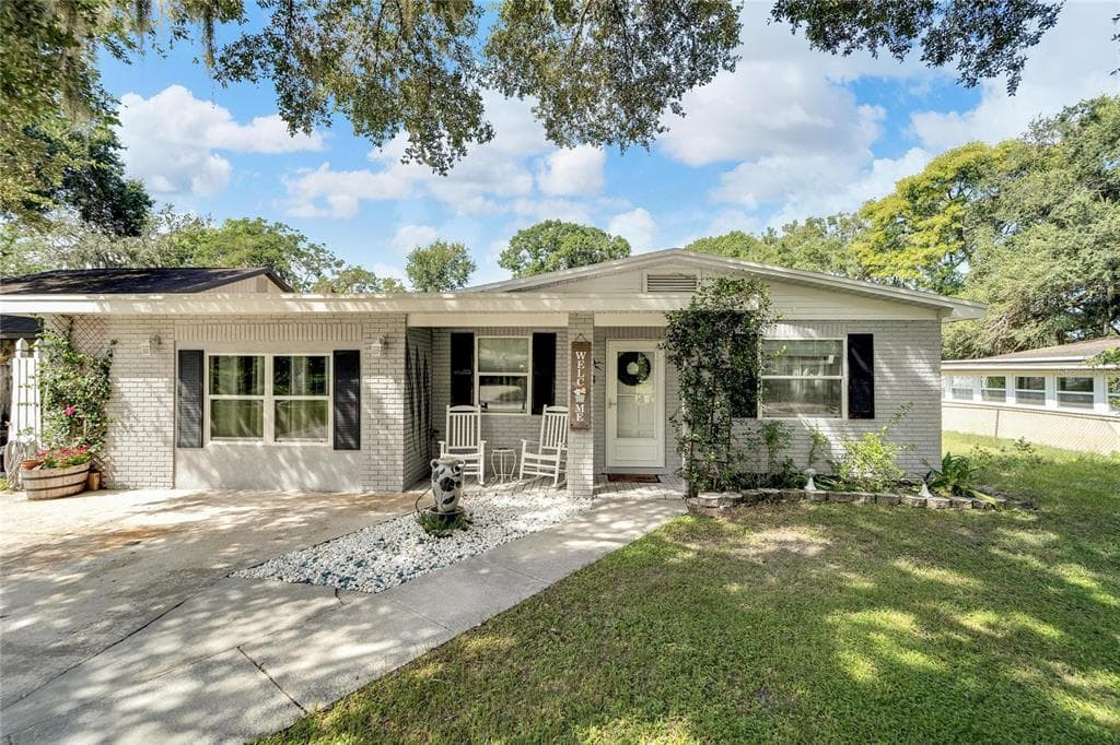 309 FERN CLIFF AVENUE