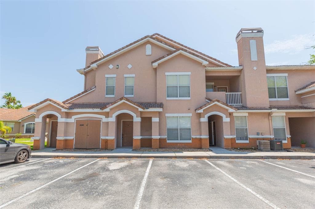 18023 VILLA CREEK DRIVE TAMPA, FL 33647