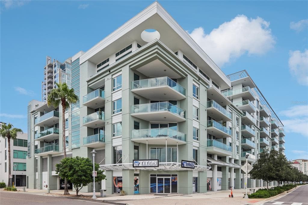 912 CHANNELSIDE DRIVE UNIT 2401 TAMPA, FL 33602