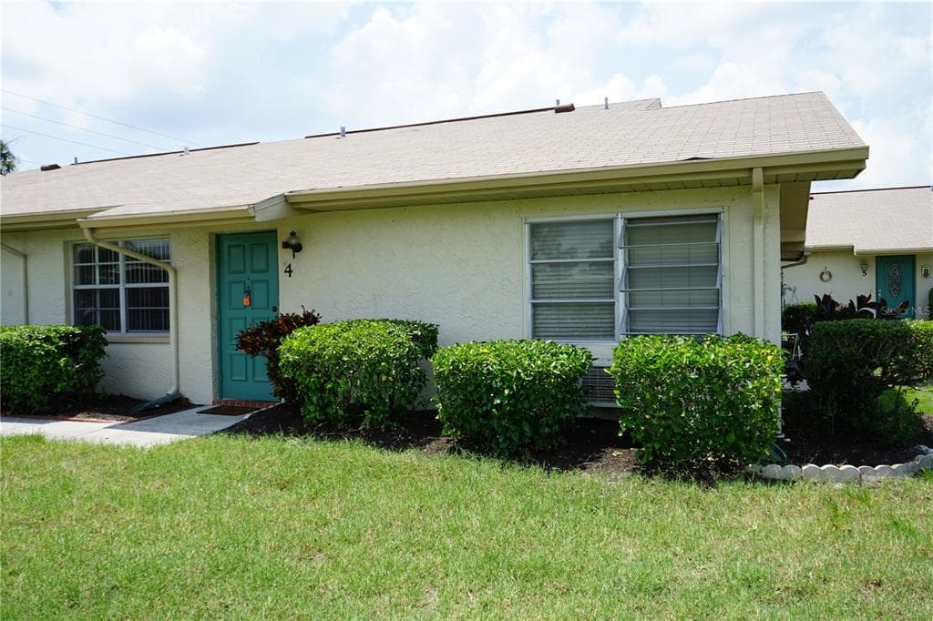 1906 CANTERBURY LANE UNIT 4 SUN CITY CENTER, FL 33573