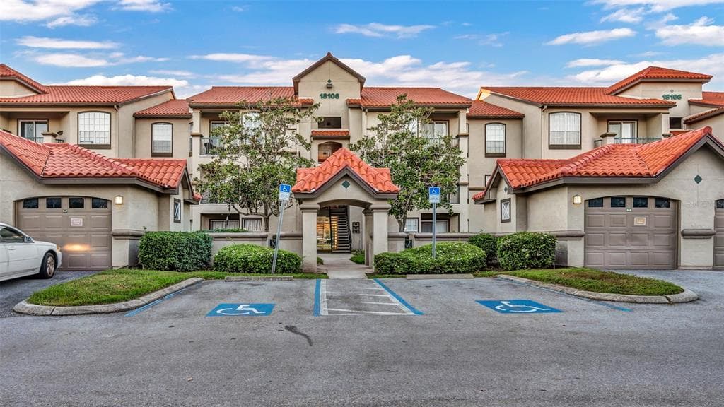 18106 PEREGRINES PERCH PLACE UNIT 5104 LUTZ, FL 33558